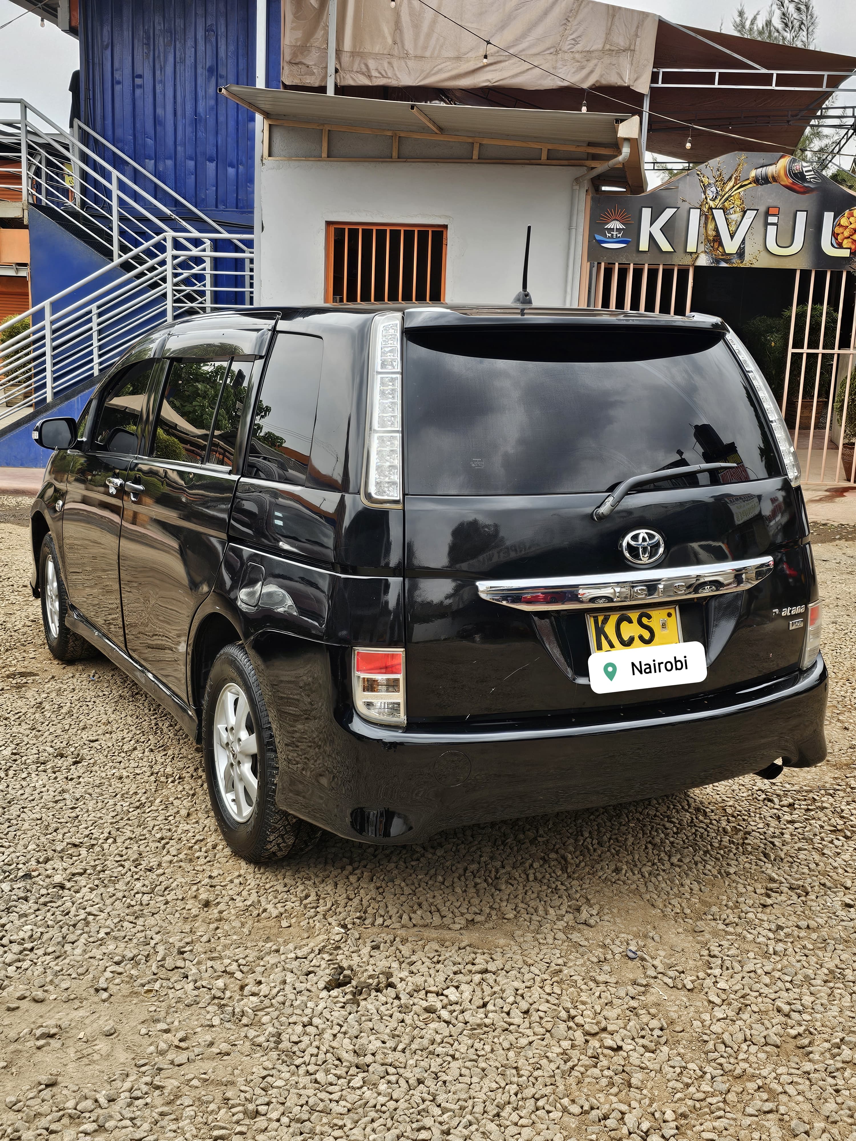 TOYOTA ISIS FOR SALE - Image 1