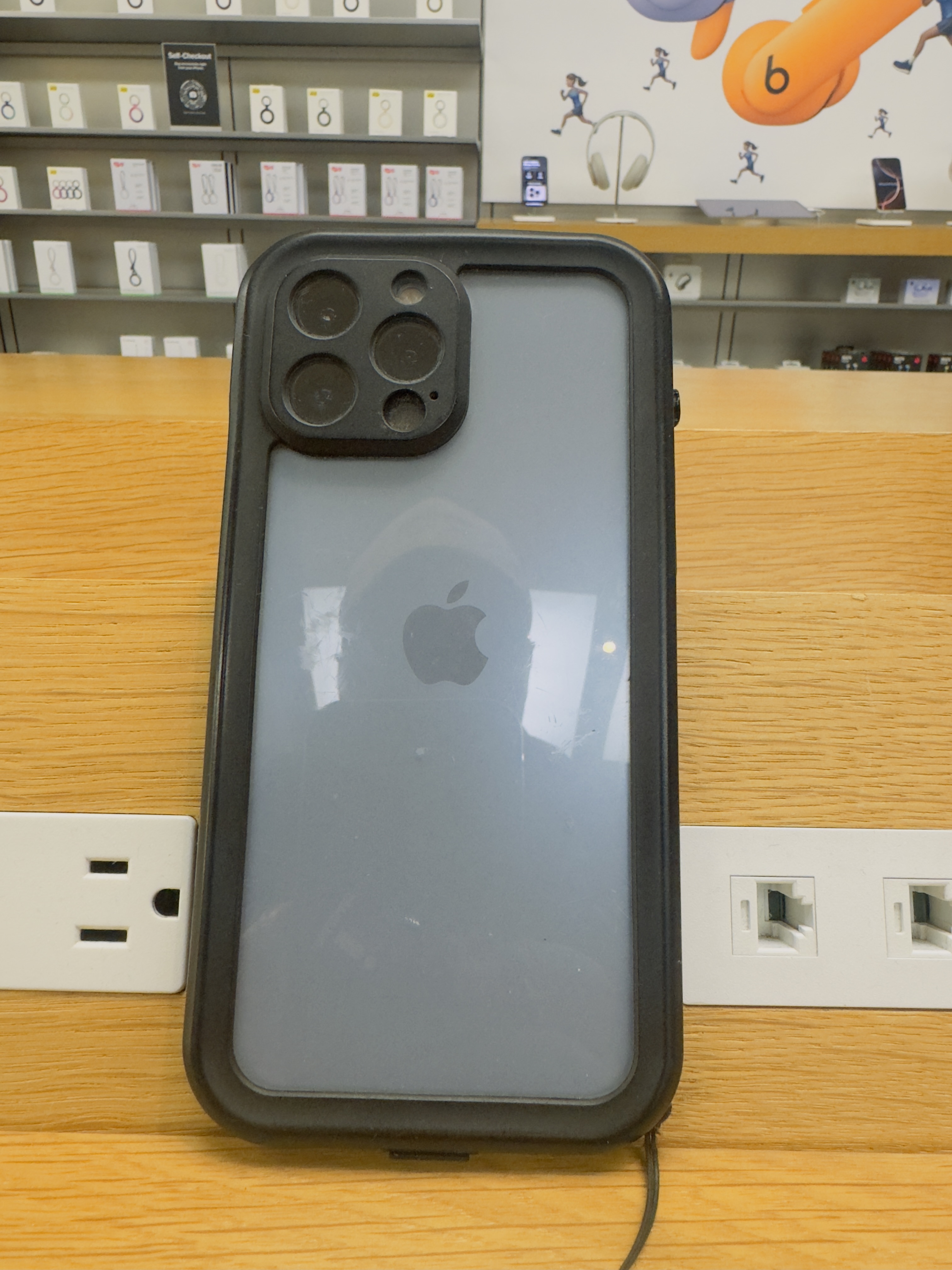 iPhone 13 Pro Max - Image 4