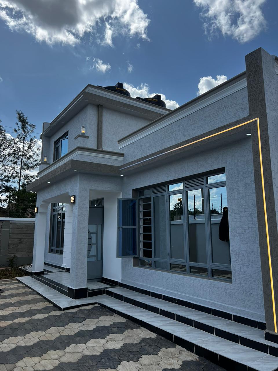 Modern 3 bedroom bungalow+DSQ - Image 6